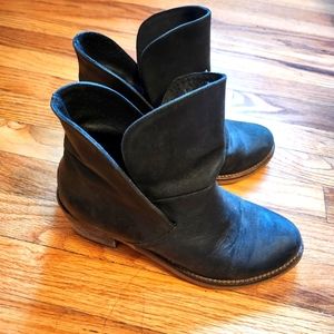 Slouch boots